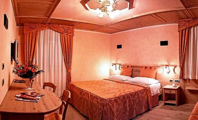 Jolly B&B - Affittacamere Dimaro Bilik gambar
