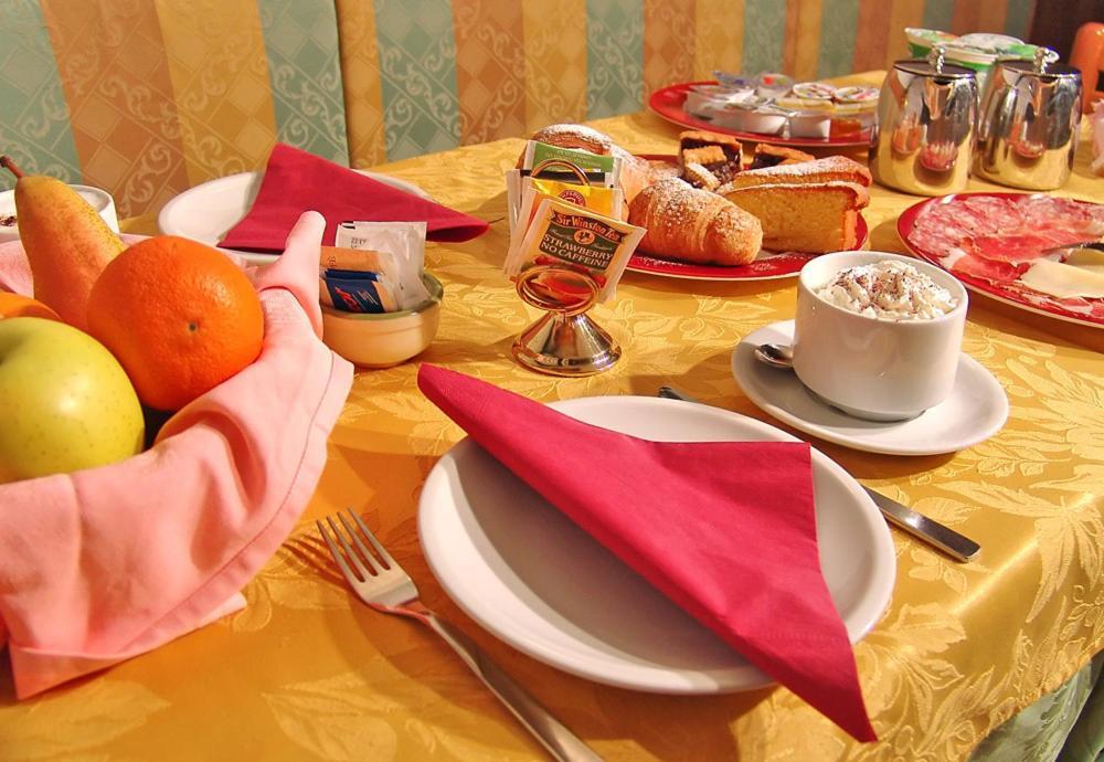 Jolly B&B - Affittacamere Dimaro Luaran gambar